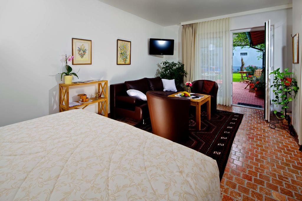 Gastehaus Samira Hotel Purbach am Neusiedlersee Quarto foto